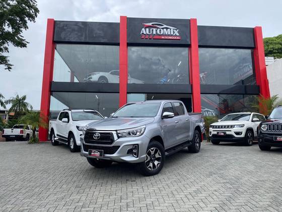 TOYOTA HILUX 2.8 SRX 4X4 CD 16V DIESEL 4P AUTOMÁTICO TOYOTA HILUX 2.8 SRX 4X4 CD 16V DIESEL 4P AUTOMÁTICO